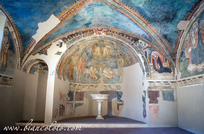 Одна из капелл церкви Санта Мария Маджоре. Спелло