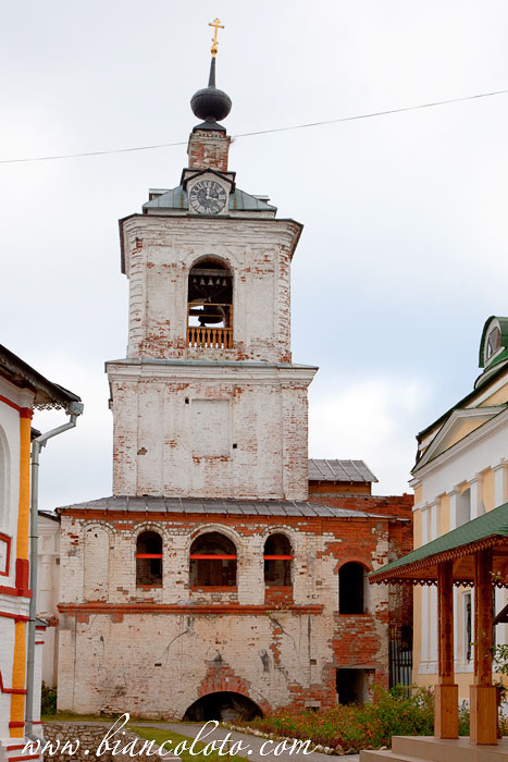 Никольская церковь в 2009 году. Свято-Троицкий Белопесоцкий Монастырь