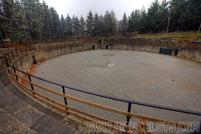 Римский амфитеатр. Суза