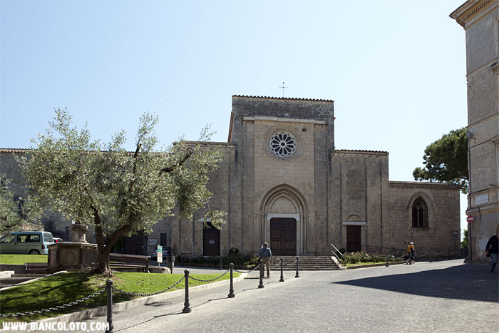 Церковь и монастырь Святого Францискаю Тарквиния