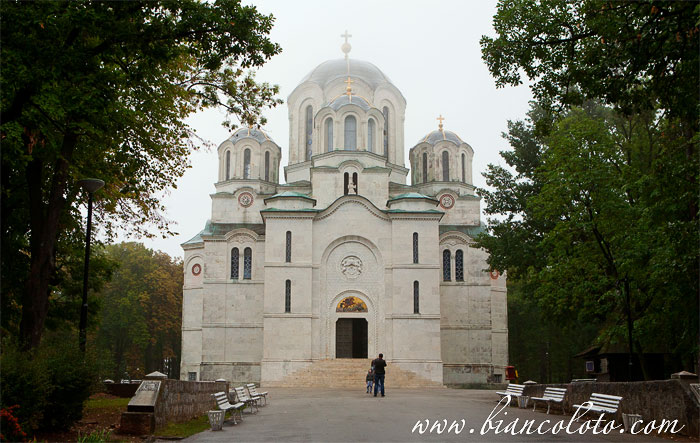 Церковь святого Георгия Победоносца (Опленац). Топола