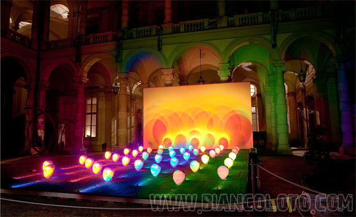 Представление в университетском дворике. Турин