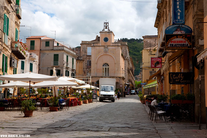 Площадь Эрколе. Тропеа