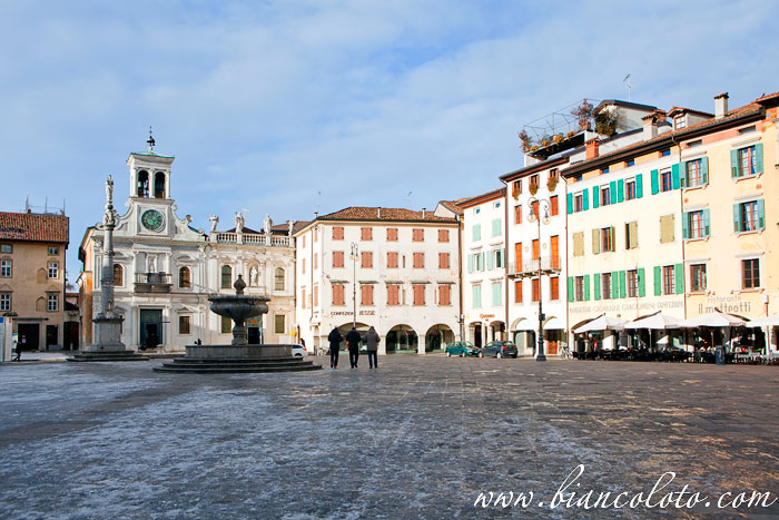Piazza Matteotti. Удине (Udine)