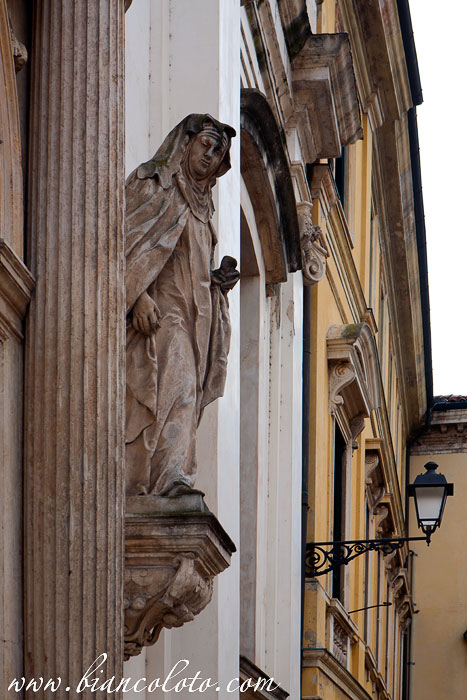 Церковь Санта Мария-ин-Форо (фрагмент). Виченца