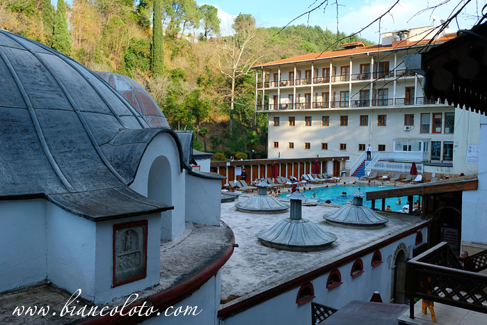 Термальный бассейн в  Ялова