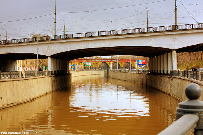 Вдоль Яузы, Москва